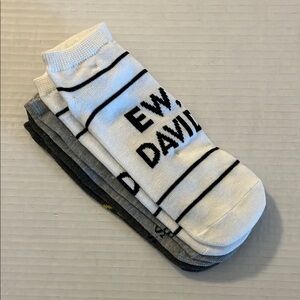 Schitts Creek Low Cut Ankle Socks 3 Pack Womens 4-10 NWOT White Gray TV Show